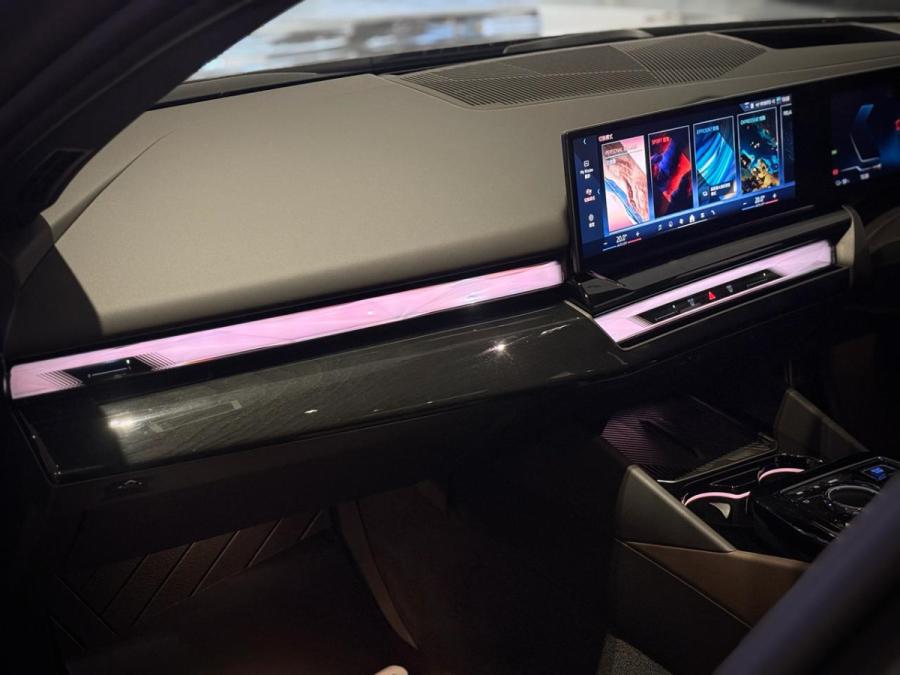 I5 EDRIVE40 M SPORT EDITION - Image 10